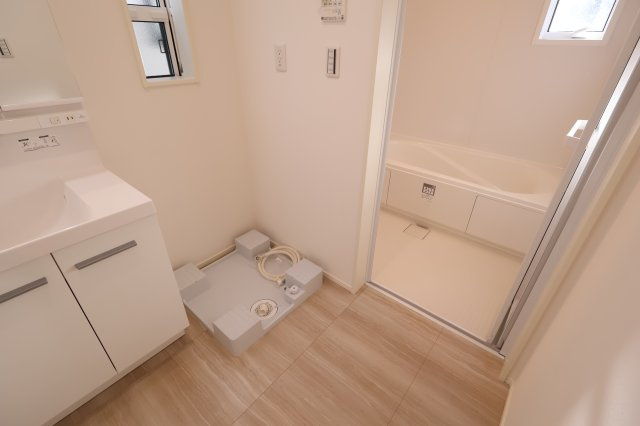 《仲介手数料無料》中央区上落合７丁目2-1新築一戸建てメルディアのランドリースペース|撮影日 2025年11月1日 15:20 晴れ