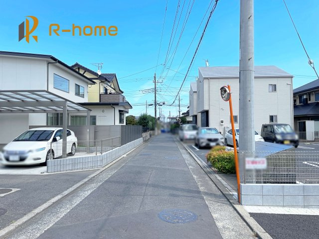 水戸市笠原町2期　新築戸建て　2号棟の前面道路含む現地写真|周辺環境も併せて案内致します♪
閑静な住宅地で笑顔あふれる新生活！
ぜひ現地へお越しください♪