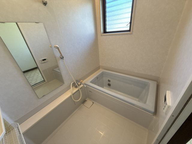 狩山邸戸建貸家の浴室