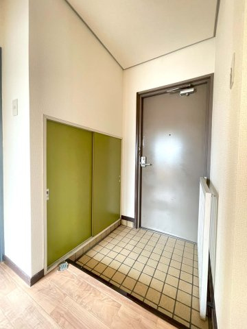 ウインザーパレスNo2の玄関
