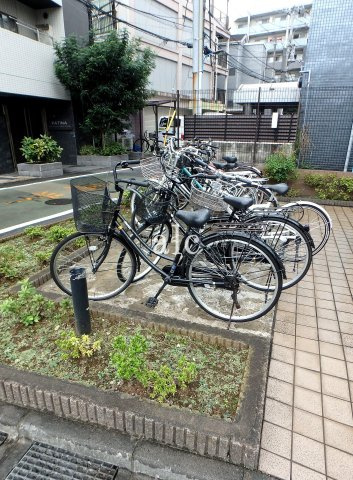 新宿区上落合１丁目の賃貸マンションのその他共用部分|駐輪場