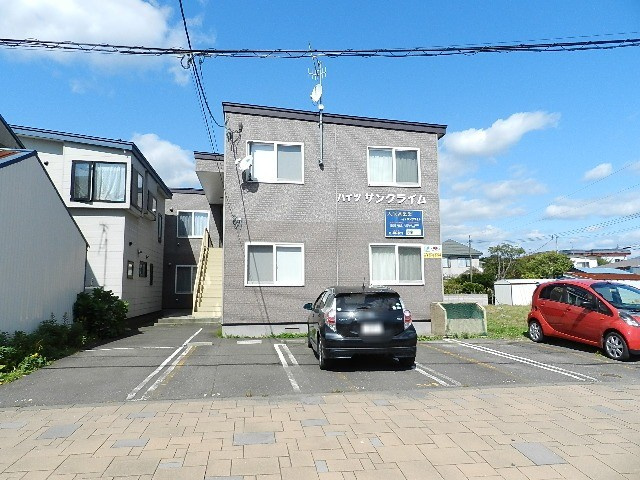 ハイツサンクライムの駐車場