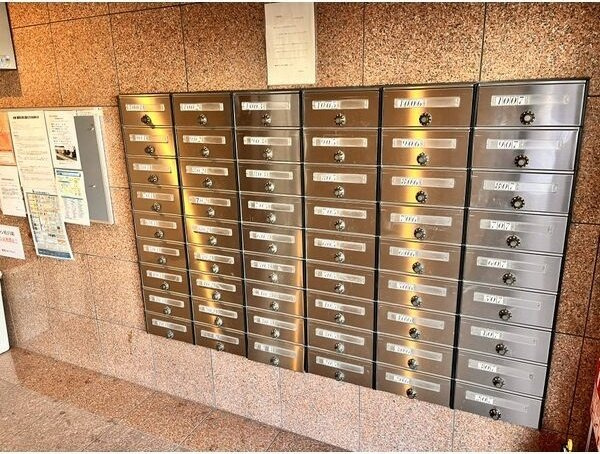 シティライフ港陽のロビー|落ち着いたロビーです