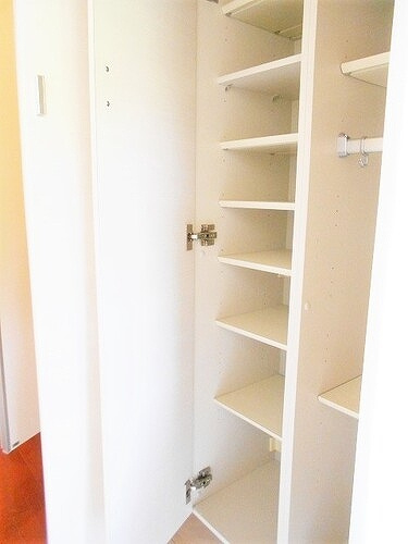 パークヒルズ己斐西町の収納|玄関収納　※2020年5月撮影