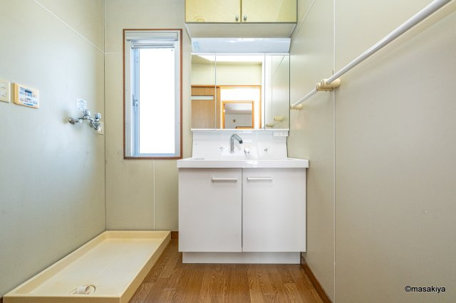 吉田1丁目戸建（1F事務所有）