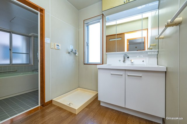 吉田1丁目戸建（1F事務所有）