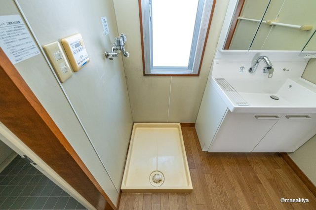 吉田1丁目戸建（1F事務所有）