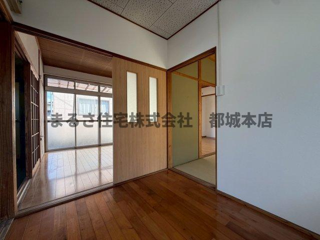 長峯貸家の居間・リビング