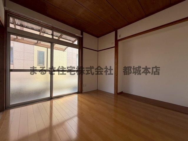長峯貸家の洋室
