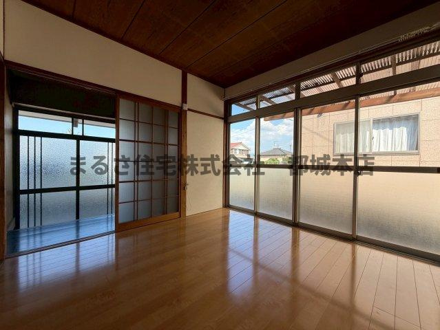 長峯貸家の洋室