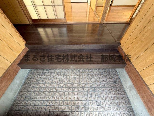 長峯貸家の玄関