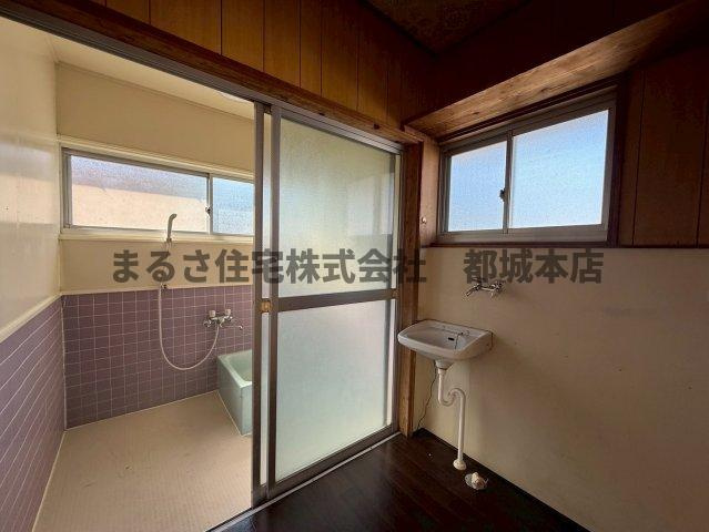 長峯貸家の洗面所