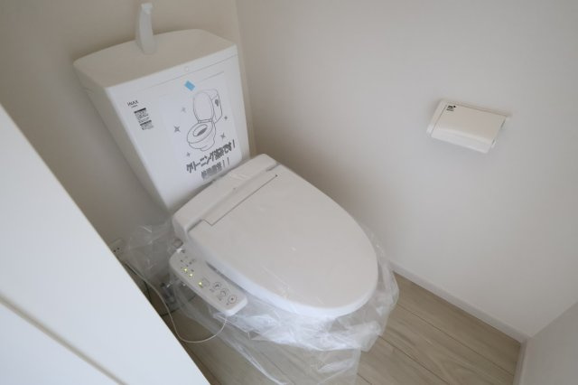《仲介手数料無料》岩槻区大字掛186-13(全1戸)新築一戸建てケイアイテラスのトイレ|撮影日 2025年11月22日 13:00 晴れ