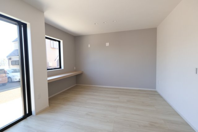 《仲介手数料無料》岩槻区大字掛186-13(全1戸)新築一戸建てケイアイテラスの居間・リビング|撮影日 2025年11月22日 13:00 晴れ