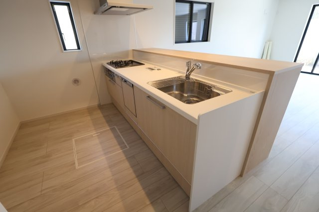 《仲介手数料無料》岩槻区大字掛186-13(全1戸)新築一戸建てケイアイテラスのキッチン|撮影日 2025年11月22日 13:00 晴れ