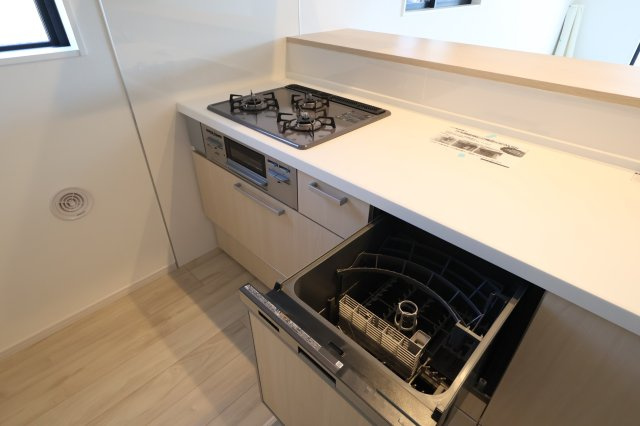 《仲介手数料無料》岩槻区大字掛186-13(全1戸)新築一戸建てケイアイテラスのキッチン|撮影日 2025年11月22日 13:00 晴れ