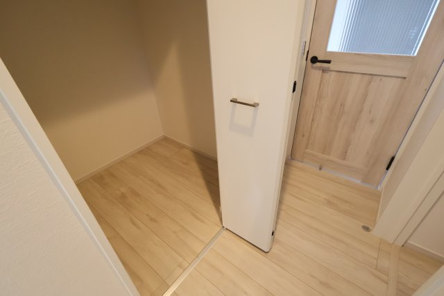 《仲介手数料無料》岩槻区大字掛186-13(全1戸)新築一戸建てケイアイテラスの洋室|撮影日 2025年11月22日 13:00 晴れ