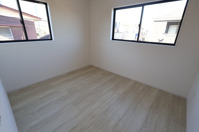 《仲介手数料無料》岩槻区大字掛186-13(全1戸)新築一戸建てケイアイテラスの洋室|撮影日 2025年11月22日 13:00 晴れ