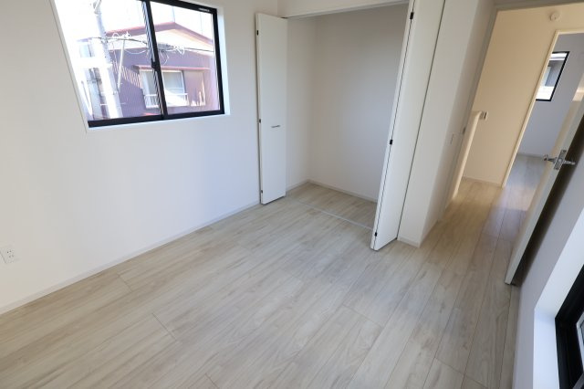 《仲介手数料無料》岩槻区大字掛186-13(全1戸)新築一戸建てケイアイテラスの洋室|撮影日 2025年11月22日 13:00 晴れ