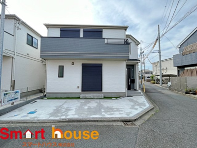 【外観】 | 相模原市南区西大沼　新築5棟 | 外壁が周囲の街並みと青空に生えるお洒落な仕上がり！周囲には高い建物のないエリア。青い空が大きく感じますね。