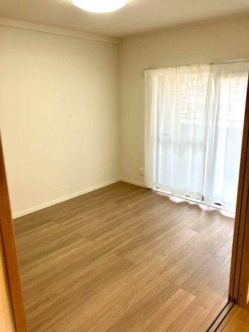 ロイヤルガーデンプラザ宇多津駅前壱番館の洋室