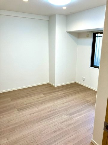 ロイヤルガーデンプラザ宇多津駅前壱番館の洋室