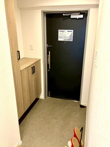 ロイヤルガーデンプラザ宇多津駅前壱番館の玄関