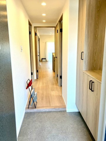 ロイヤルガーデンプラザ宇多津駅前壱番館の玄関