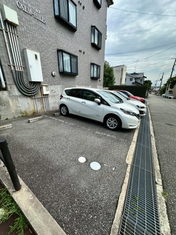 カームヒルズの駐車場