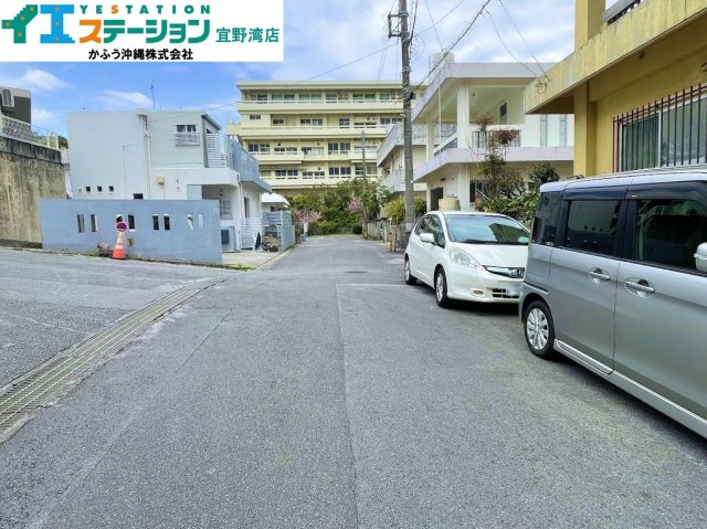 浦添市安波茶3丁目　土地の周辺