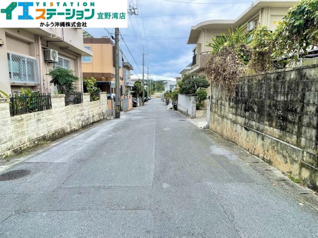 浦添市安波茶3丁目　土地の周辺