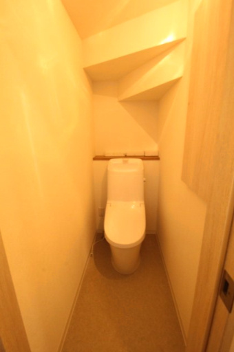 香南市野市町西野　新築戸建　西棟（全2区画）のトイレ|1Ｆ