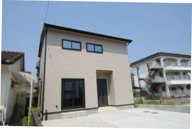 香南市野市町西野　新築戸建　西棟（全2区画）の外観|完成しました！　土地面積　139.69㎡（約42.25坪）