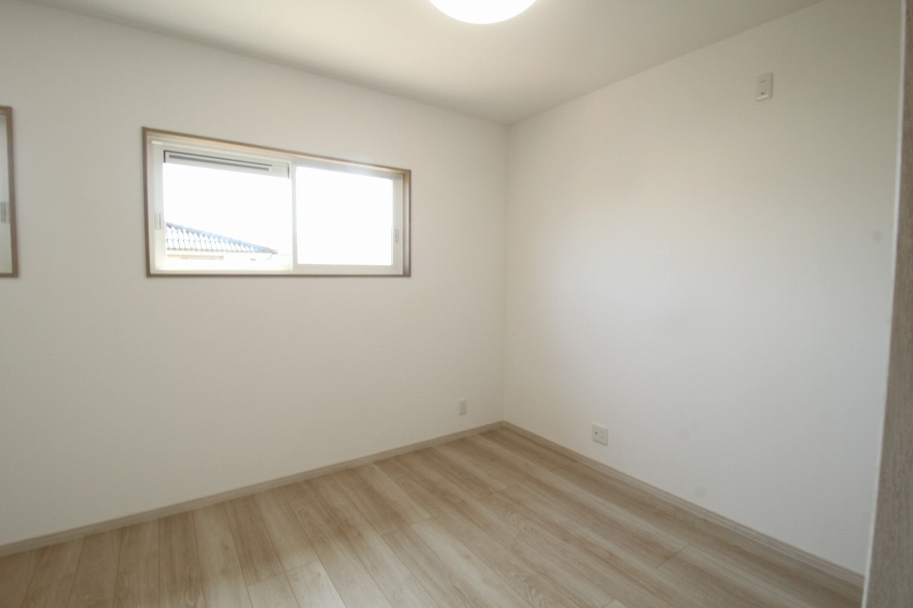 香南市野市町西野　新築戸建　西棟（全2区画）の洋室|2Ｆ　南の部屋　4.5帖+4.5帖