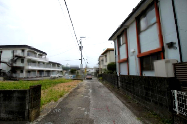 香南市野市町西野　建築条件付き　売土地　西棟　（全2区画）の前面道路含む現地写真