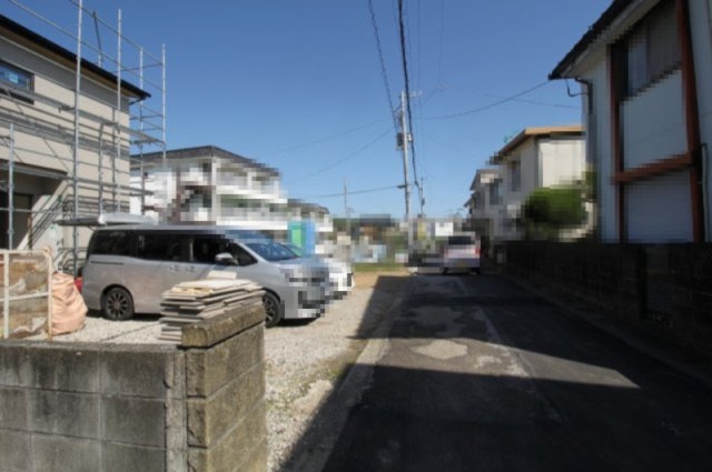 香南市野市町西野　新築戸建　西棟（全2区画）の前面道路含む現地写真|南西側