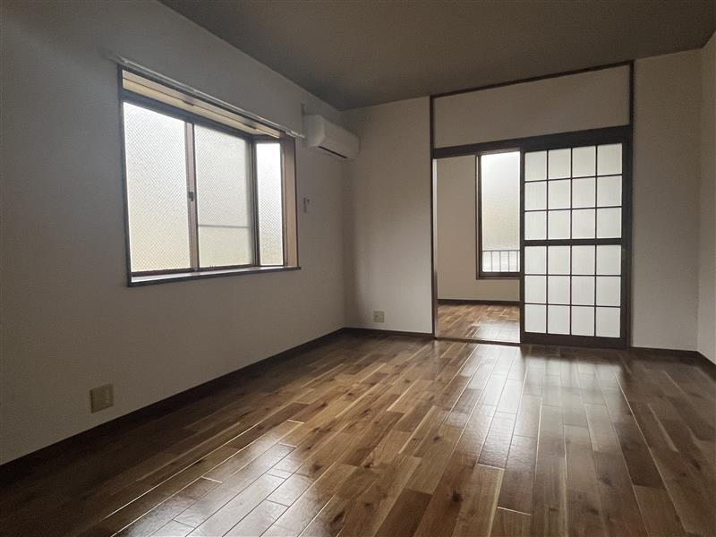 コーポパインの洋室