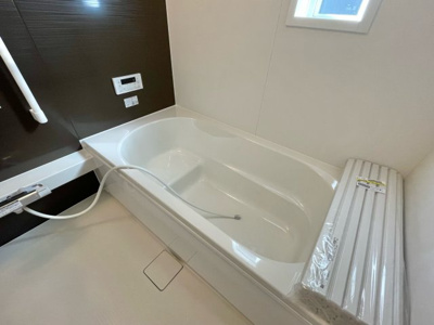 【浴室】 | 【新築戸建て】秋田市土崎港北第8 | 浴室乾燥機能で、湿気対策＆洗濯物の室内干しに便利♪