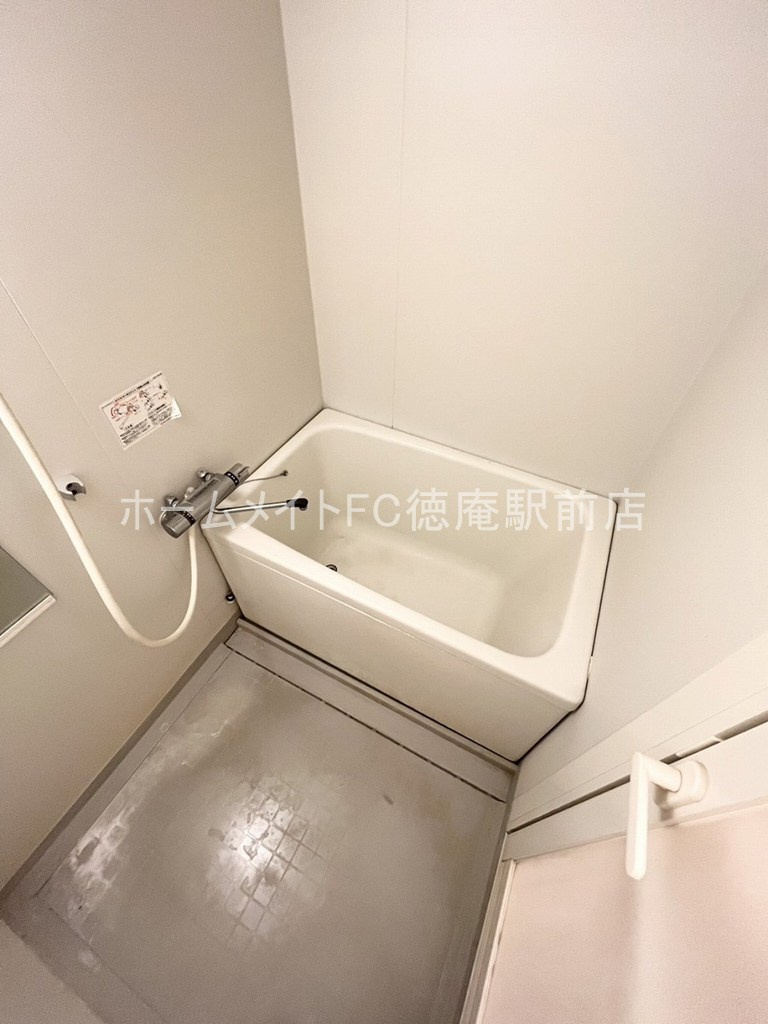 東大阪市高井田西６丁目の賃貸マンションの浴室