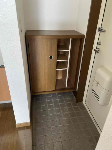 リバティヒルズB棟の玄関