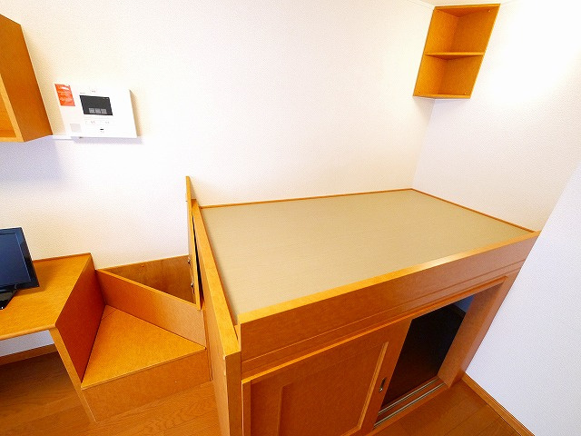 レオパレスリバートップの寝室|使い勝手のいい寝室です