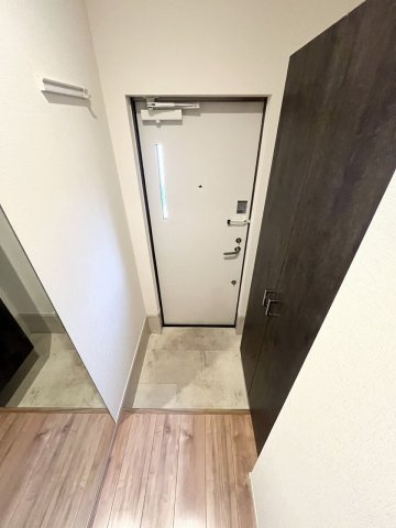 大阪市鶴見区鶴見６丁目のアパートの玄関