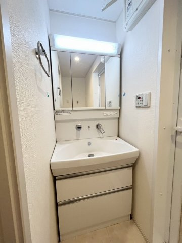 大阪市鶴見区鶴見６丁目のアパートの独立洗面台