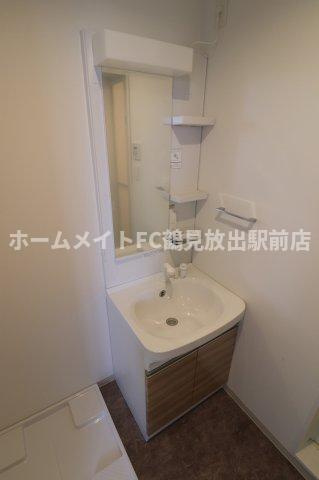 東大阪市鴻池徳庵町のアパートの独立洗面台