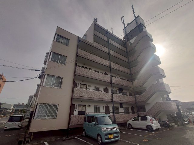 グランパス下林の外観