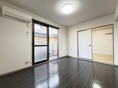 【居間・リビング】 | エスポワール米原B棟