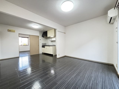 【居間・リビング】 | エスポワール米原B棟