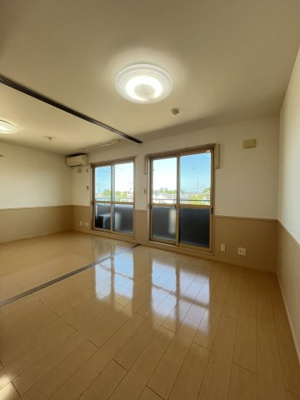 【洋室】 | グランシャリオ新開