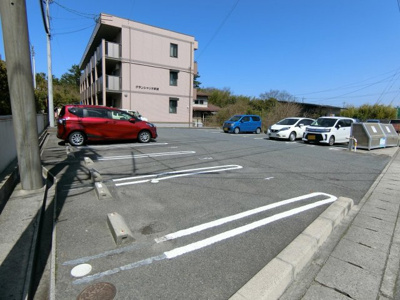 【駐車場】 | グランシャリオ新開
