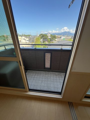 【バルコニー】 | グランシャリオ新開